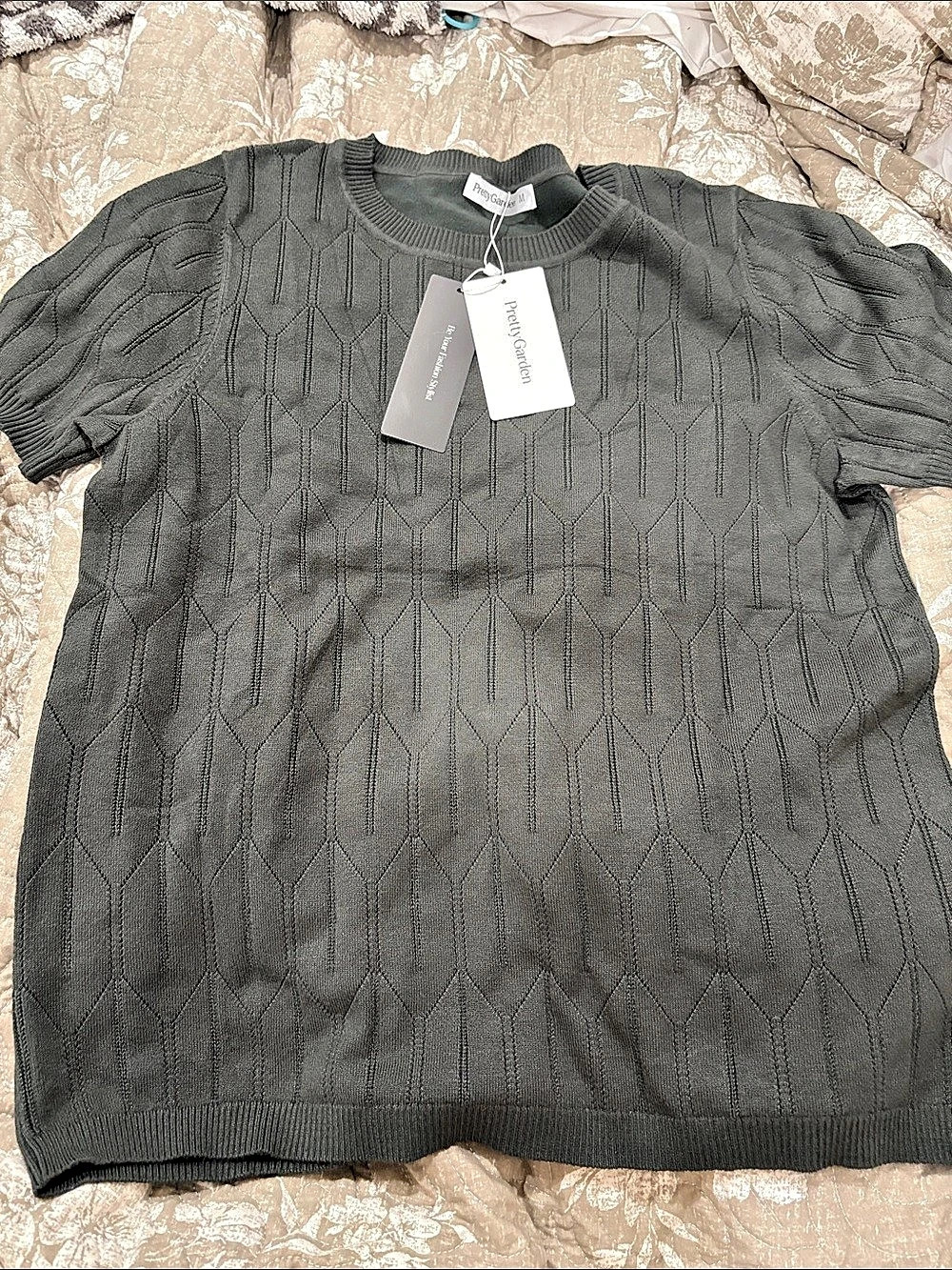 PrettyGarden Geometric Knit Top in Gray Medium NWT